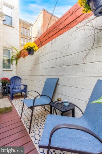 1131 Catharine St, Philadelphia PA 19143-2615 exterior