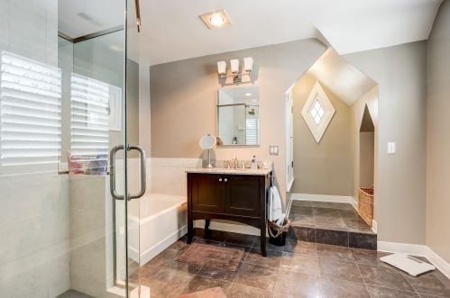 5525 Berkeley Blvd, Milwaukee WI 53217-5139 exterior