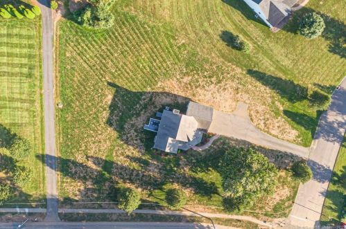 1 Bush Ln, Enfield CT 06082-5230 exterior