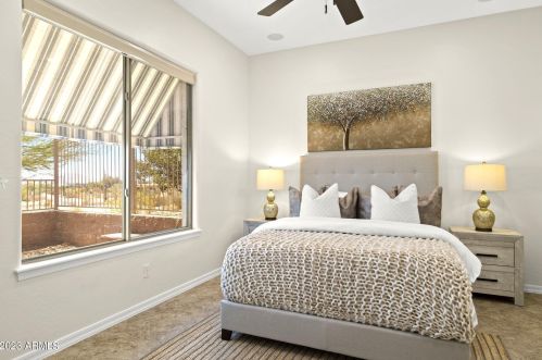 527 Briles Rd, Phoenix AZ  85085-0632 exterior