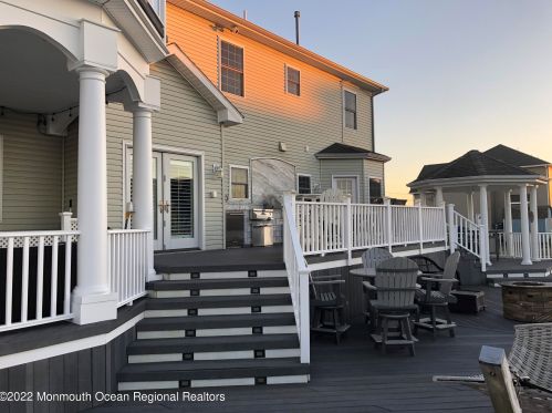 820 Bowline Dr, Lacey NJ  08731-3006 exterior