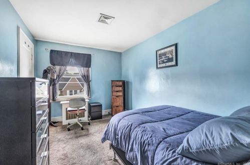 4 Couch St, Norwalk CT 06854-2652 exterior