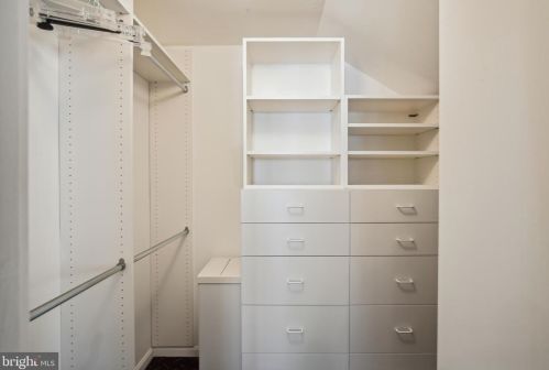 1006 Farm Haven Dr, Rockville MD 20852-4244 exterior