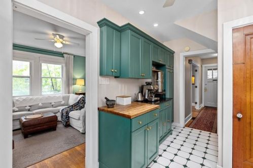 2431 Arlington Ave, Pittsburgh PA 15203-1313 exterior