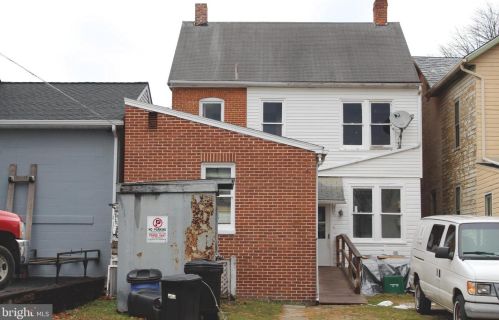 413 Baltimore St, Hanover PA 17331-3314 exterior