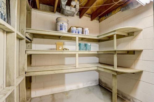 3160 Menomonee Riv Pkwy, Milwaukee WI 53222-3371 exterior