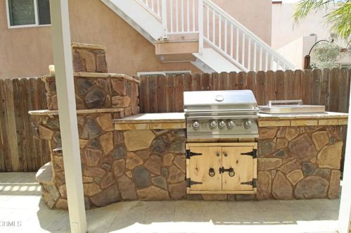 3715 Sunset Ln, Oxnard CA 93035-4133 exterior