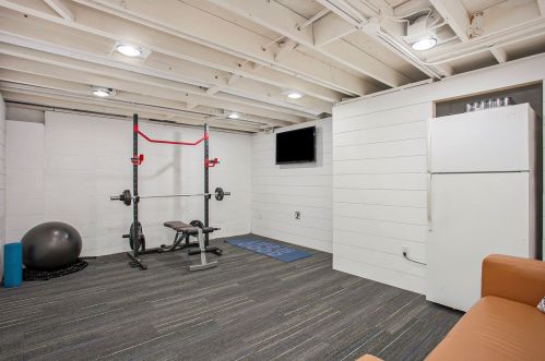 1630 Aberdeen St, Grand Rapids MI 49505-3910 exterior