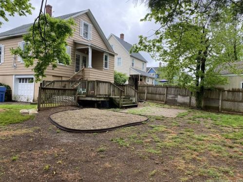 1 Franklin St, Manchester CT 06040-4346 exterior