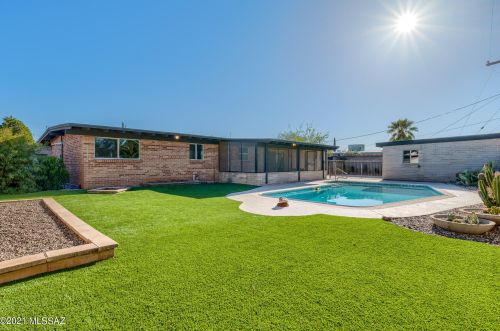 8901 Mcclellan St, Tucson AZ  85710-4420 exterior