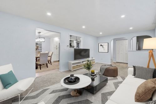 658 Presque Isle Dr, Pittsburgh PA  15239-2652 exterior