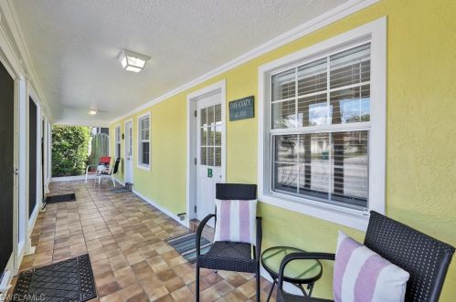 782 107 Ave, Naples FL 34108-1860 exterior