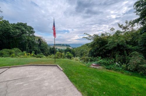 505 Arthur Dr, Moon Twp PA 15108 exterior