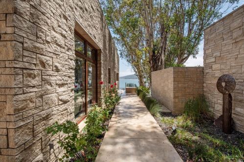 2 De Silva Is Dr, Mill Valley CA 94941-3004 exterior