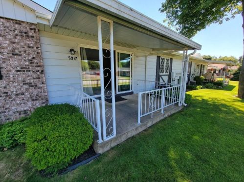 5917 Leisure South Dr, Grand Rapids MI 49548-6857 exterior