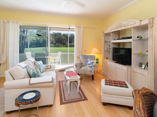 6866 Sterling Greens Dr, Naples, FL 34104-5725