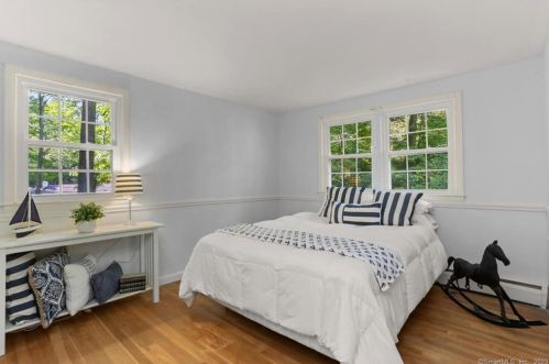 76 Mcfadden Dr, Wilton CT 06897-3912 exterior