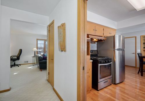 1065 Highview Dr, Saint Paul MN 55112-2417 exterior