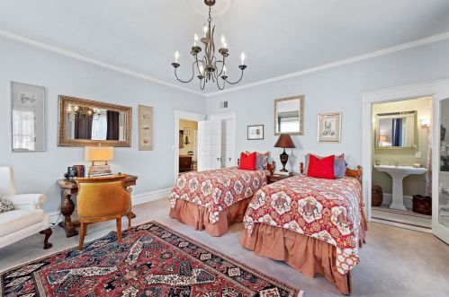 36 Portland Pl, Saint Louis MO 63108-1242 exterior