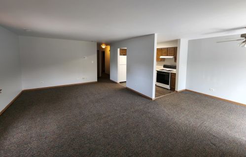 1081 Greenwood Cir, Bull Valley, IL 60098-2984