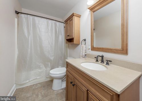 262 Lk Rd, Pilesgrove NJ 08098-3008 exterior