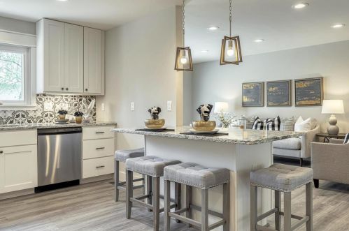 1810 Bookbinder Dr, Saint Louis MO 63146-4308 exterior