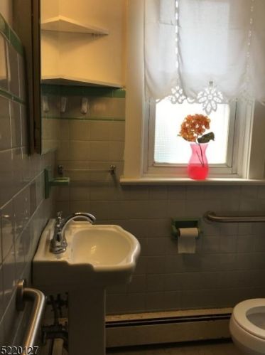 178 Concord Ave, Trenton, NJ 08619-2404