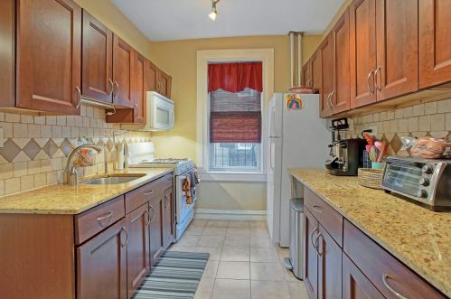 3718 Park Ave, Union City NJ  07086-6064 exterior