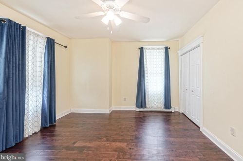 7017 Glenloch St, Philadelphia PA 19135-2223 exterior