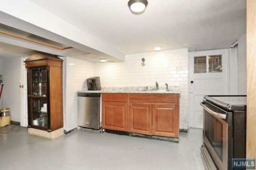 1108 Lorraine Ave, Teaneck NJ 07666-5745 exterior