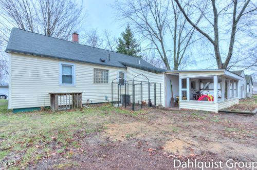 883 Post Rd, Meskegon MI 49441-4045 exterior