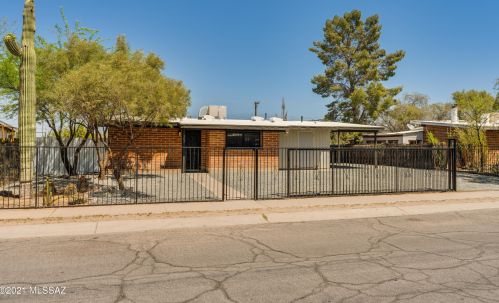 202 Calle Garcia, Tucson, AZ 85706-5356