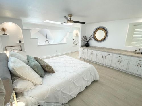 320 Rossmore Dr, Oxnard CA  93035-4465 exterior