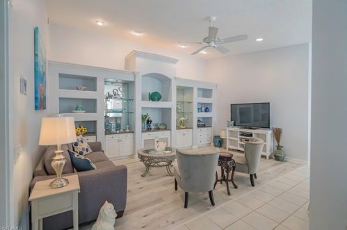 5500 Islandwalk Cir, Naples FL 34119-1613 exterior