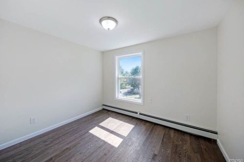 71 8 Ave, Huntington Station NY 11746-2210 exterior