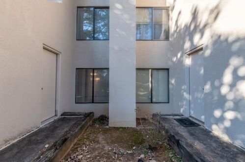 1152 Lynmoor Dr, Atlanta GA 30319-4126 exterior