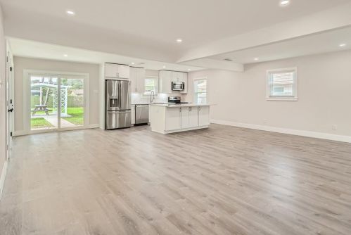 5804 Eureka Dr, Austin TX  78745-2925 exterior