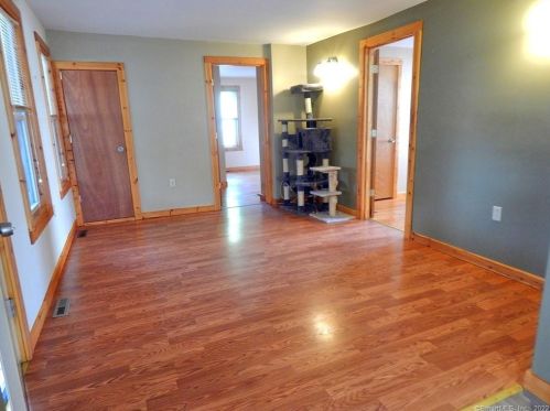 62 Pearl St, Seymour CT 06483-3709 exterior