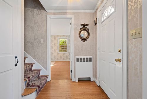 6 Avondale Rd, Hartford, CT 06117-1107