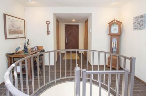 300 Cir Dr, Meskegon MI 49445-2712 exterior