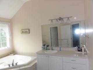 7565 Pinecrest Ln, Cleveland OH  44139-5360 exterior