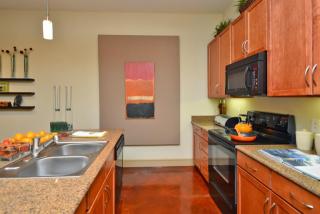 2660 Augusta Dr, Houston TX  77057-5619 exterior