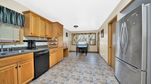 8243 Francisco Ave, Chicago IL 60645-4302 exterior