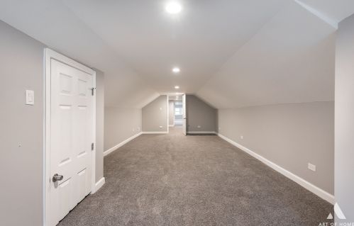 6917 Maplewood Ave, Chicago IL 60622-2857 exterior