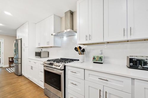 120 Finchley Ct, Atlanta GA  30328-2034 exterior