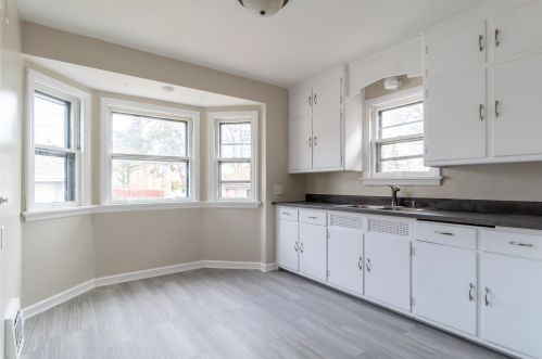 4408 Melvina St, Milwaukee, WI 53216-2435