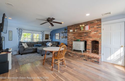 30 Schiverea Ave, East Freehold NJ 07728-1854 exterior