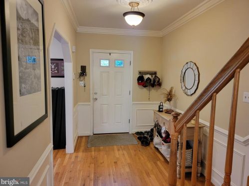 5904 Wescott Hills Way, Alexandria VA  22315-4740 exterior