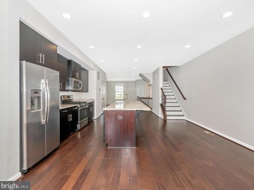 22213 Broadway Ave, Clarksburg MD 20871-3430 exterior