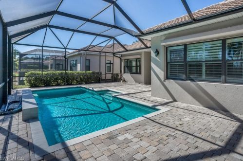 1646 Serrano Cir, Naples, FL 34105-4937